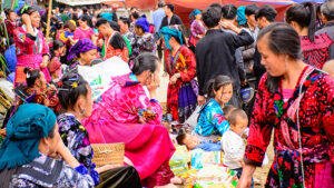 Đây là phiên chợ vẫn lưu giữ được những nét đẹp văn hoá tiêu biểu cho đồng bào dân tộc thiểu số Tủa Chùa. 
