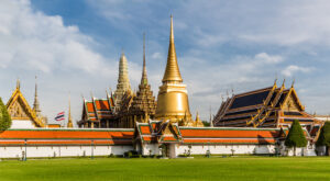 Wat Pho: nổi tiếng với bức tượng Phật có chiều dài 43m và cao 15m.