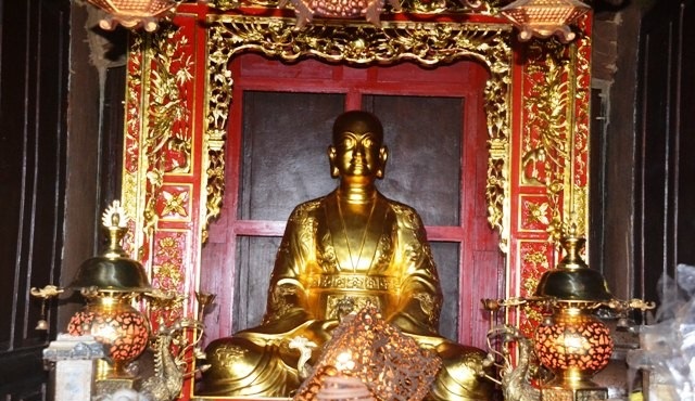 Đền thờ Thánh Nguyễn là địa điểm nhất định không thể bỏ qua khi du lịch chùa Bái Đính