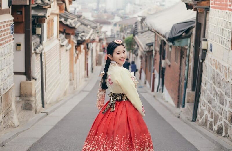 Hanbok là món quà mang đậm bản sắc văn hóa Hàn Quốc