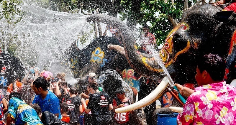 Người dân Thái hứng khởi mỗi dịp lễ hội té nước diễn ra