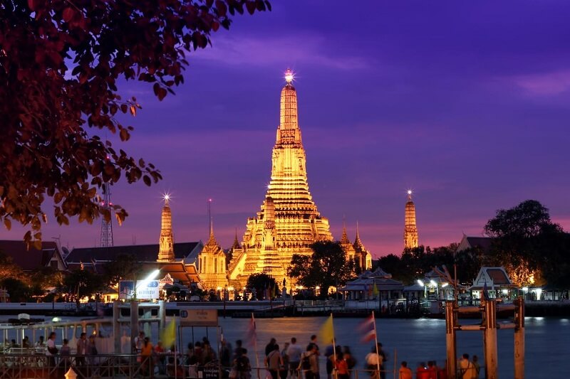 Chùa Bình Minh là điểm tham quan không thể bỏ qua tại Bangkok