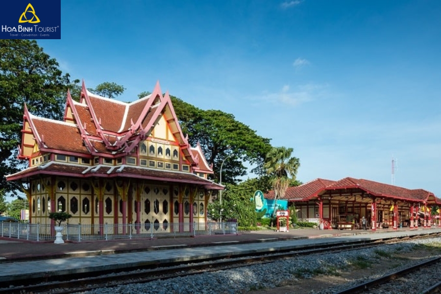 Cung điện Maruekhathaiyawan với khu vườn xinh đẹp tại Thái Lan