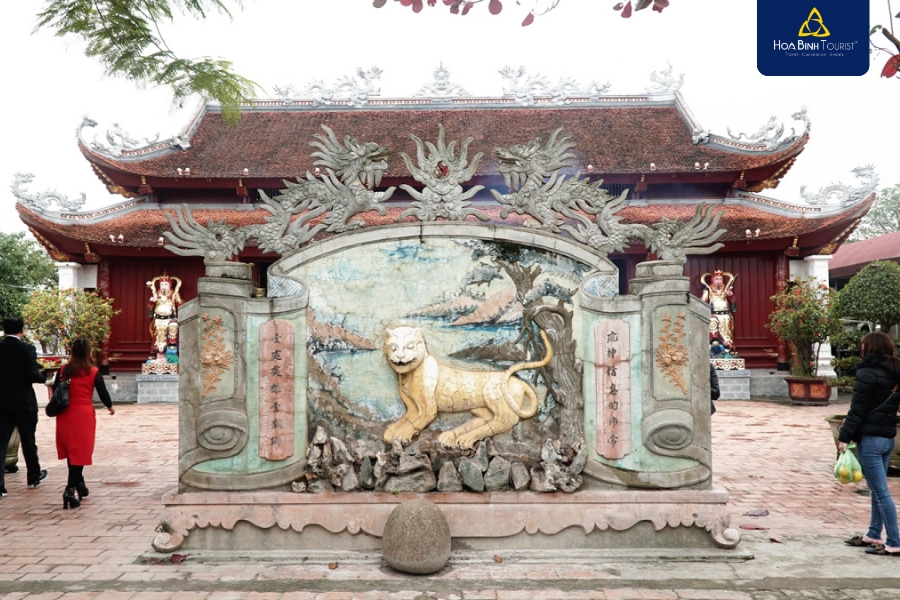 Kiến trúc đền Ông Hoàng Mười kết hợp tinh tế giữa nghệ thuật kiến trúc truyền thống và tâm linh