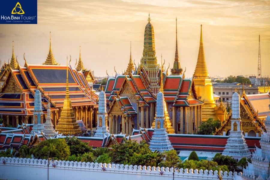 Khám phá văn hóa và tôn giáo Thái Lan tại Chùa Phật Ngọc