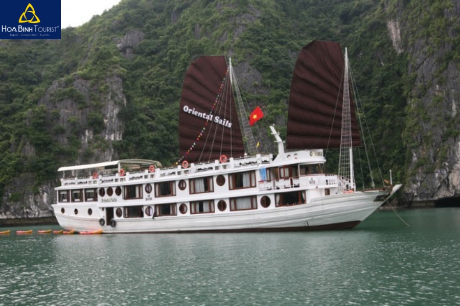 Du thuyền Oriental Sail Hạ Long