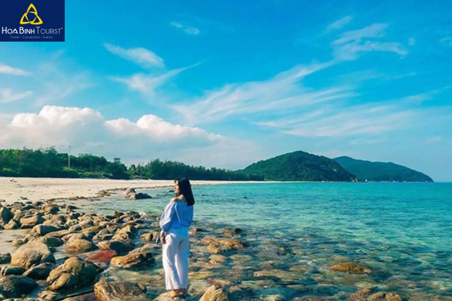 Biển Sơn Hào mang vẻ đẹp hoang sơ