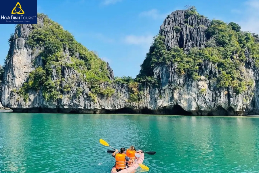 Chèo thuyền kayak trên biển Ba Trái Đào