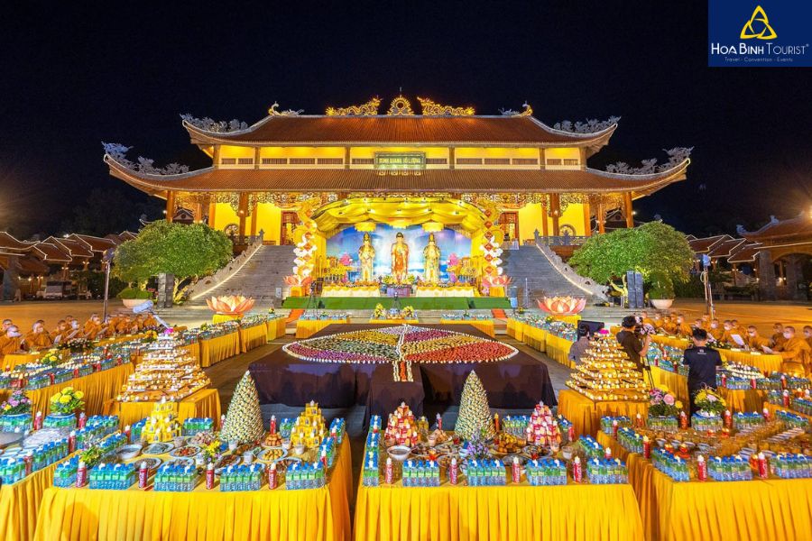 Chùa Ba Vàng - Ngôi chùa linh thiêng bậc nhất Quảng Ninh