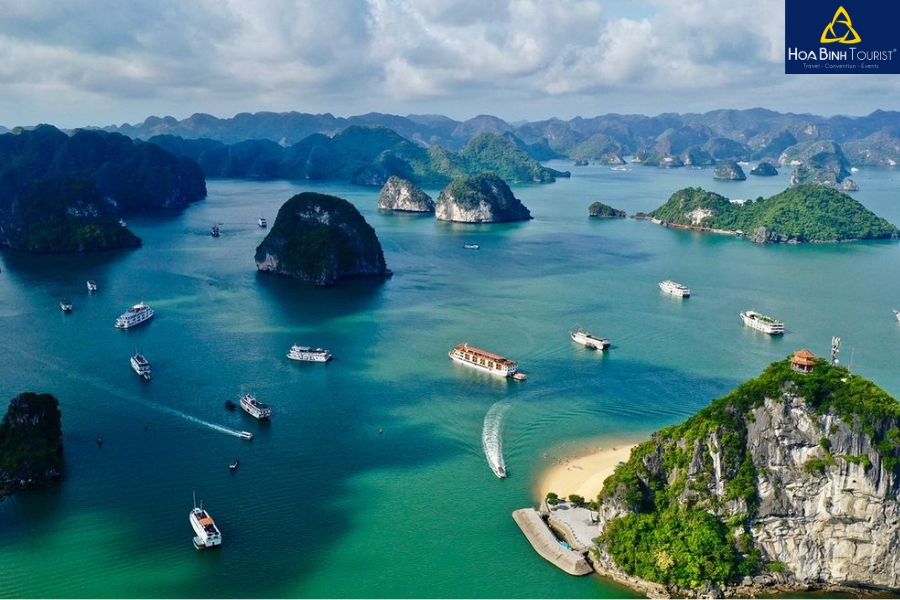 Vịnh Hạ Long - Kỳ quan thiên nhiên hùng vĩ của Việt Nam 