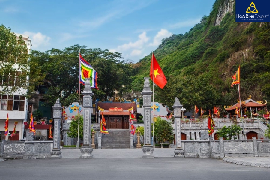 Chùa Long Tiên - Ngôi chùa cổ kính linh thiêng giữa lòng Hạ Long