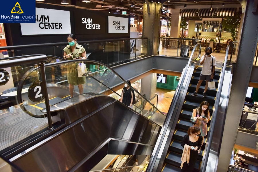 Siam Discovery thu hút hàng triệu khách du lịch tới mua sắm mỗi năm
