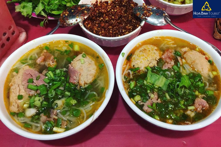 Bún bò O Cương – Chú Điệp là địa chỉ bún bò Huế nổi tiếng