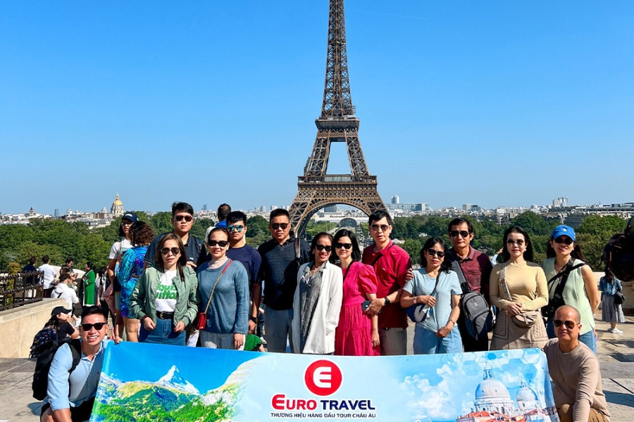 Vi vu trời Âu với Euro Travel 