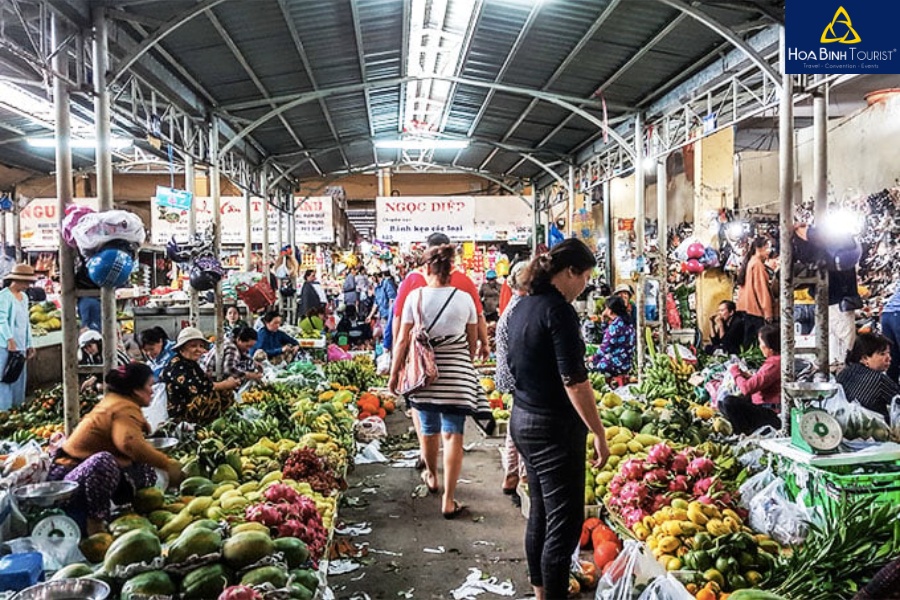 Chợ Xóm Mới bán đa dạng đặc sản Nha Trang 