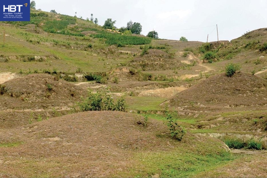 Du lịch Hoàng Su Phì Hà Giang, du khách hãy tham quan các ngôi mộ cổ của dân tộc La Chí