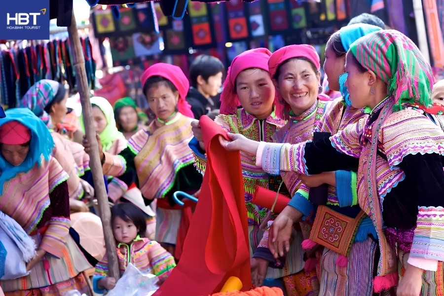 chợ phiên sapa