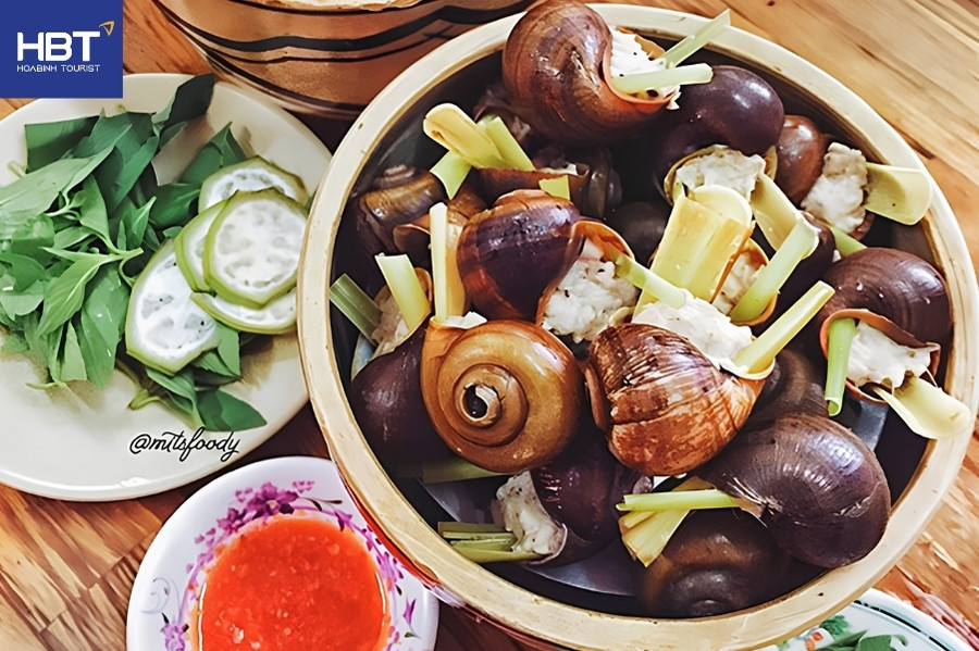 đặc sản Đà Lạt - Lẩu gà lá é