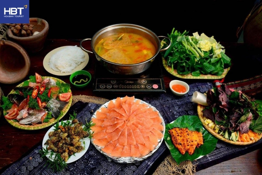 Quán ăn nổi tiếng gần nhà thờ đá
