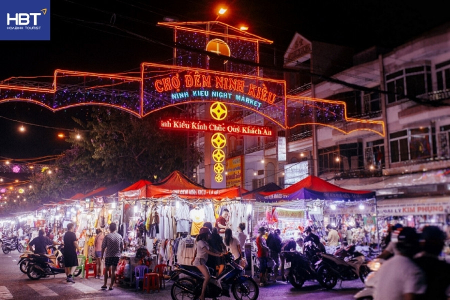 Khám phá chợ đêm Bến Ninh Kiều