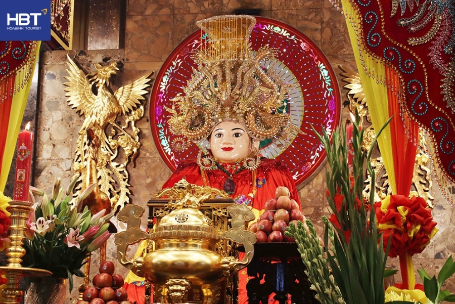 Tượng Bà Chúa Xứ Núi Sam